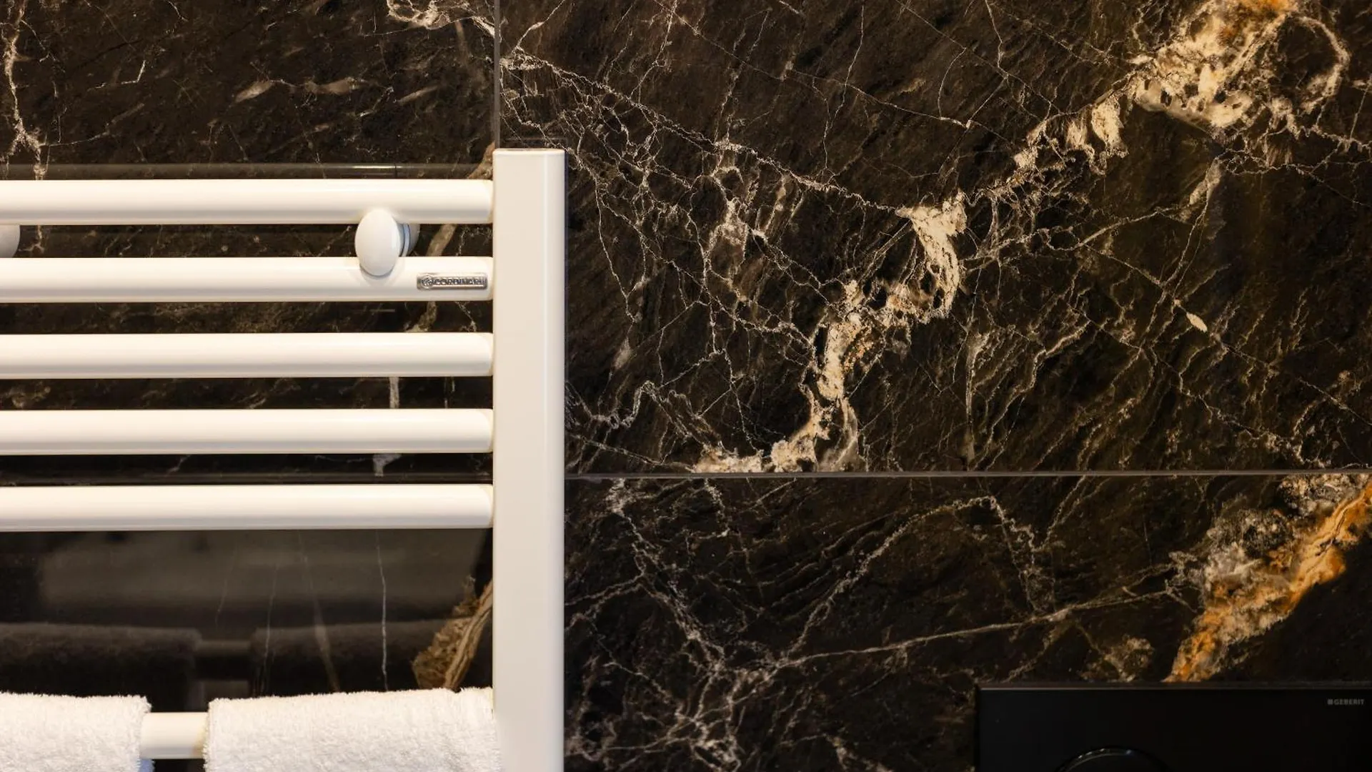 Mavi Luxury Suites Roma 0*,  Itália