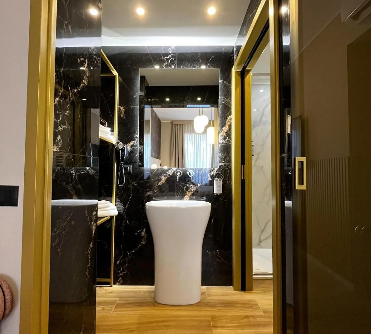Mavi Luxury Suites Rom Frühstückspension