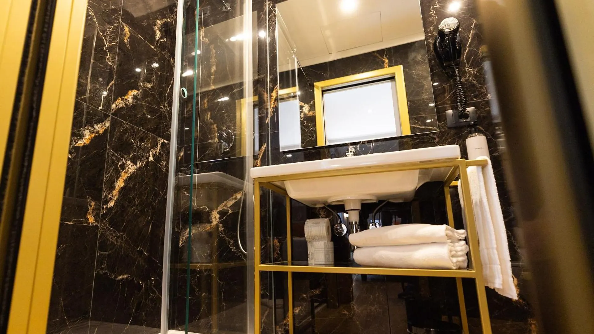 Mavi Luxury Suites Rome