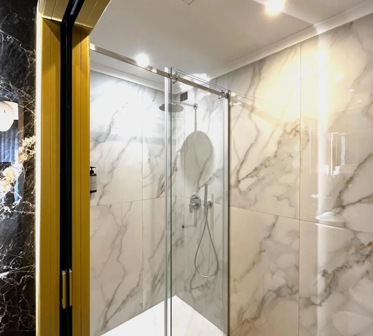 ベッド・アンド・ブレックファスト Mavi Luxury Suites ローマ
